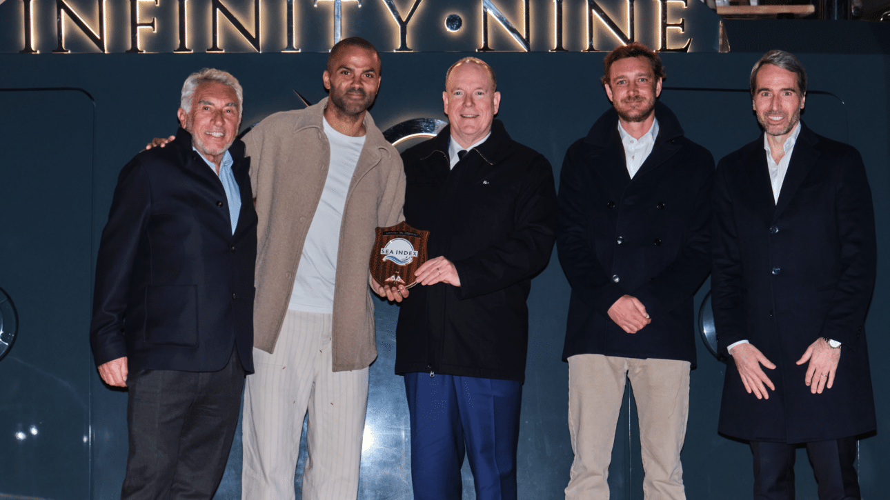 SAS Prince Albert II de Monaco, Pierre Casiraghi, Bernard d'Alessandri, Tony Parker, Vincent Mulder sur Infinity Nine Motor Yacht
