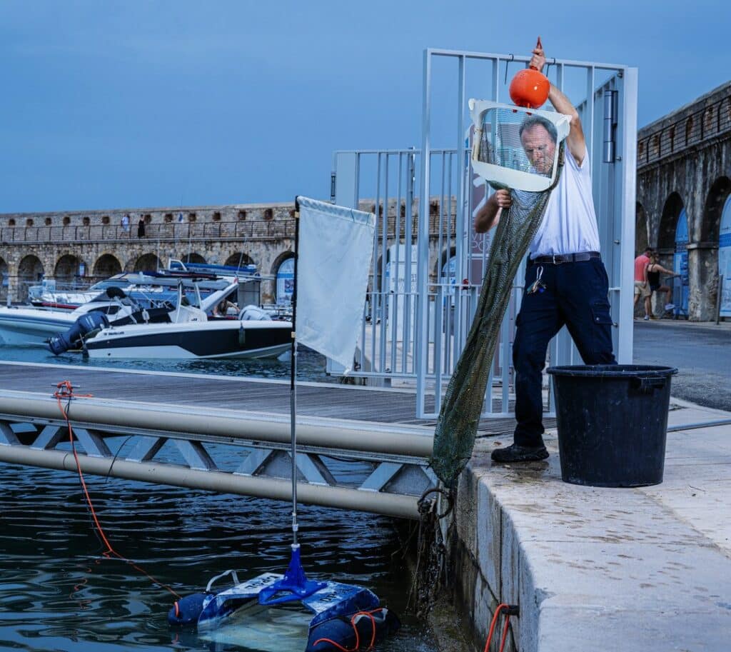 Port Antibes nettoyage